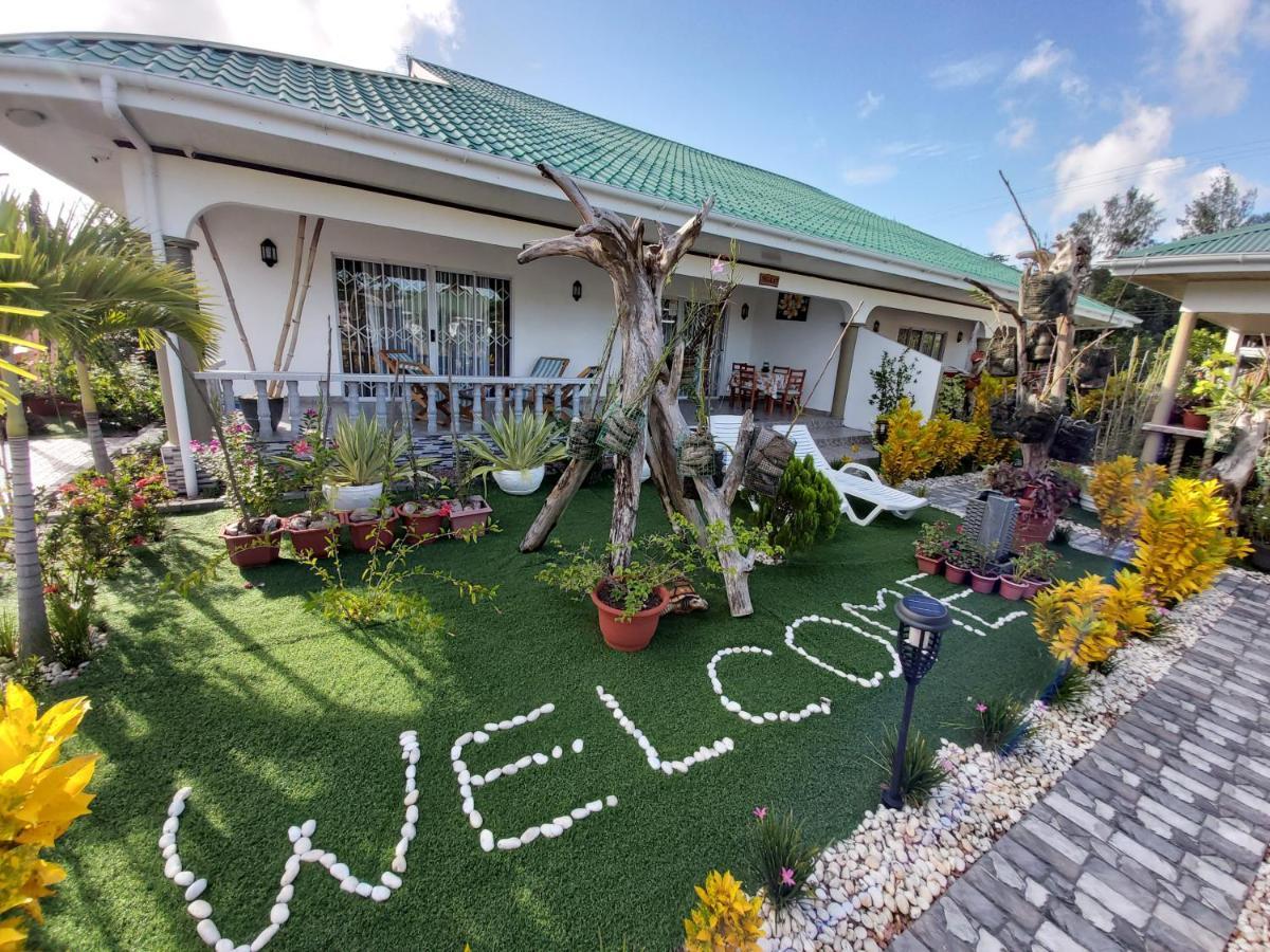 Leo'S Petit Villa Annex Praslin Екстериор снимка