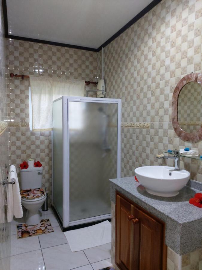 Leo'S Petit Villa Annex Praslin Екстериор снимка